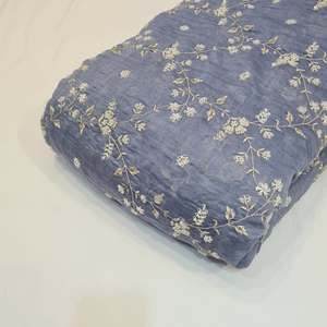 Tissu combiné en soie pure Mul Chanderi indienne de qualité supérieure, brodé, pour collection de vêtements traditionnels, disponible à bon prix - Product Image 5