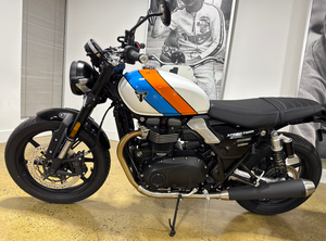 NUEVA Motocicleta Triumph Speed Twin 900 de 900cc, Modelo 2025, en Venta - Product Image 3