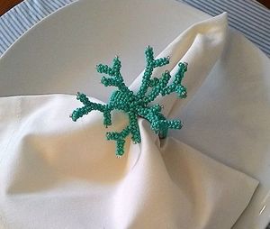 Anillo para Servilletas de Coral con Cuentas Color Verde Azulado, Estilo Artesanal Moderno, Decoración Náutica de Lujo para Mesa, Porta Servilletas Decorativo para Banquetes - Product Image 1