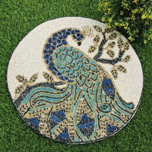 Napperon brodé à la main en perles de verre, best-seller, pour événements festifs et maisons – Napperon élégant pour tables à café et à dîner - Product Image 1