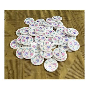 Espejos de mármol de alta calidad con incrustaciones florales personalizadas en varios colores rosa y azul nácar para baby shower - Product Image 1