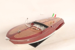 Bateau à moteur Riva Corsaro en bois fait main - Modèle de yacht italien classique vintage des années 1940 pour la décoration de la maison ou du bureau - Product Image 2