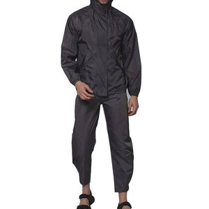 Ensemble de survêtement personnalisé en nylon imperméable et coupe-vent avec sweat à capuche zippé et pantalon de sport - Product Image 1