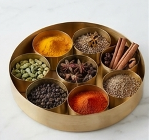 Boîte de rangement ronde en métal avec couvercle noir et intérieur doré pour la cuisine, design minimaliste, support anti-poussière pour vaisselle - Product Image 4