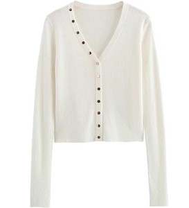 Cardigan respirant à col en V orné de perles pour homme, pull tricoté boutonné avec accents diamantés pour séances photo haute couture - Product Image 1