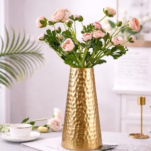 Vase à fleurs en métal martelé doré fait main, centre de table décoratif haut pour la maison, le salon, la salle à manger, le bureau, la décoration de mariage - Product Image 4