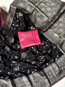 Sari Regal Jaal en crêpe de khaddi teint à la main, tissage Jari royal, sari héritage, élégance Zari, sari en khaddi fait main - Product Image 3