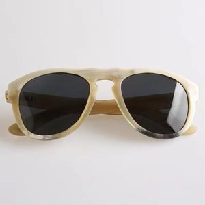 Gafas de Sol Ovaladas de Cuerno Natural Pulido Hechas a Mano, Montura de Cuerno de Búfalo, Marca HASAN CRAFT, Moda de Uttar Pradesh - Product Image 6