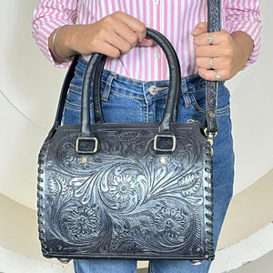 2026 High Quality Black Hand Tooled Leather Travel Luggage <b>Bags</b> New Fashionable Medium Zipper Closure Duffle <b>Bag</b> for Unisex - Product Image 4