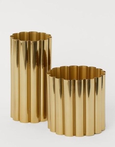 Elegante Maceta Metálica Decorativa para Interiores y Exteriores, Contenedor de Jardín, Soporte de Almacenamiento con Estilo para Balcón - Product Image 1