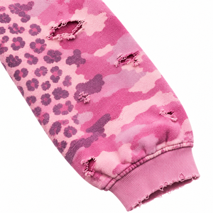 Sweat à capuche unisexe rose personnalisé en molleton 100 % coton 350g, coupe courte oversize avec poche avant et détails vieillis, idéal pour l'automne - Product Image 4