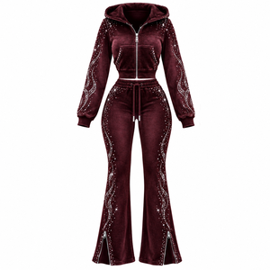 Ensemble de survêtement en velours tendance et vintage avec sweat à capuche court zippé et pantalon large pour femme – Tenue mode - Product Image 2