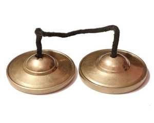 Campana Tingsha Tradicional de Bronce con Sonido Armónico Cálido para Rituales Sagrados y Oración - Product Image 1