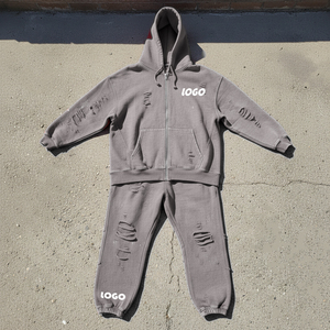 Ensemble deux pièces homme : Sweat à capuche zippé personnalisé avec patchs effet vieilli et pantalon de jogging évasé délavé à l'acide avec rivets - Product Image 2