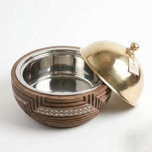 Servidor de Comida Majlis Tallado a Mano en Madera Dura con Tapa de Acero Pulido, Marquetería Geométrica de Perlas, Moderno, Recubierto de Esmalte y Aislado - Product Image 3