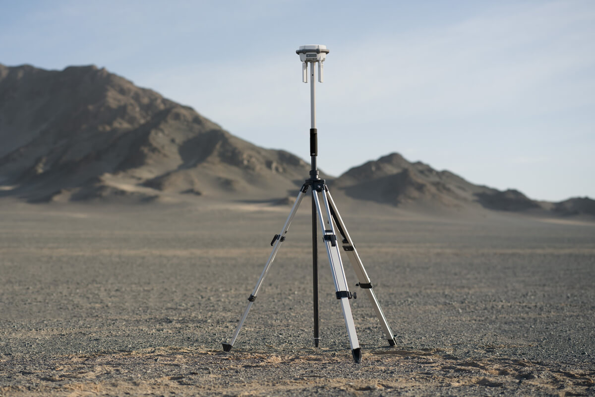 D-RTK 3 Multifunctional Station With Tripod Kitt
