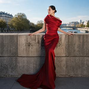 Robe de soirée sirène en satin rouge rubis de luxe pour femme, élégante, à épaules dénudées, robe de créateur pour fête, réception de mariage, tenue de cérémonie - Product Image 1