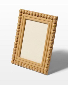 Marco de Fotos de Madera Elegante Hecho a Mano, Material de Madera Duradero, Exhibición Atractiva para Fotos y Obras de Arte, Marco de Fotos de Alta Gama con Acabado Lacado - Product Image 4