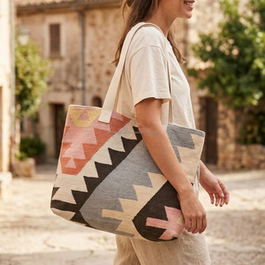 Bolso de Hombro Kilim Turco, Tejido a Mano, con Patrón Geométrico Triangular, Doble Correa, Ideal para Viajes, Compras y Uso Diario - Product Image 4