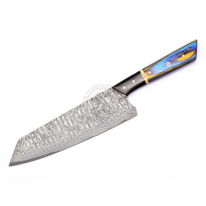 Couteau de chef Santoku japonais de luxe en acier Damas forgé à la main, nouveau design, lame affûtée de 8 pouces, couteau de cuisine Bunka avec manche en bois et cor. - Product Image 1