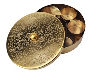 Boîte à épices en métal en laiton pour décoration de mariage et cadeau - Product Image 1