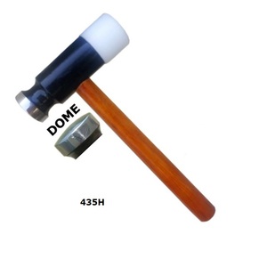 Marteau de haute qualité avec manche court, tête en nylon remplaçable et forme bombée. La tête en nylon offre un impact doux mais ferme. - Product Image 1