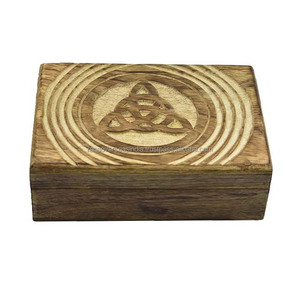 Boîte décorative en bois de qualité supérieure Triquetra Sculpture sur le dessus Parfait pour le stockage de bijoux à un prix compétitif - Product Image 5