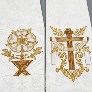 Étole de clergé blanche personnalisée brodée, sangle d'église en polyester, accessoire liturgique 100 % polyester, accessoire de vêtement liturgique - Product Image 6