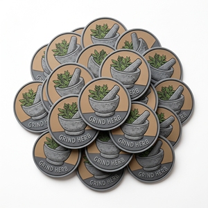 Fabricant direct Patch 3D en PVC, emblème rond en caoutchouc souple motif mortier pilon et moulin à herbes pour tablier de chef, uniforme, sac, casquette - Product Image 1