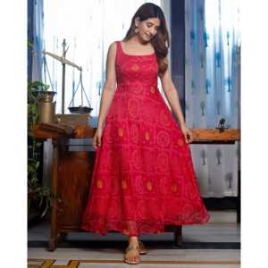 Vestido Livia Rosa Bandhani con Cuello Cuadrado, Tejido Transpirable, Silueta Holgada, Bordado para Ocasiones Diarias, Talla XS - Product Image 5