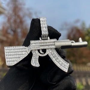 Colgante de Hip Hop con diseño de pistola AK47 de Moissanita, Plata 925 con baño de rodio, Corte Baguette y engaste de canal, Joyería para hombre de uso diario - Product Image 1
