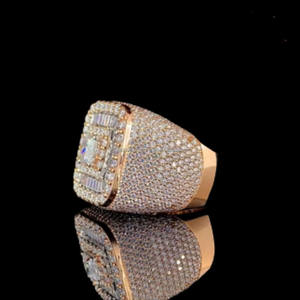 Anillo Hip Hop de Plata de Ley 925 con Moissanita Corte Princesa Clásico con Incrustaciones, Hecho a Mano, para Regalo de Compromiso o Boda - Product Image 3