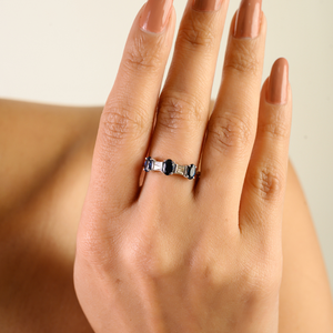 Bague trois pierres en or blanc pur 14 carats, saphir bleu et diamant, design exclusif, dernière collection, vente en gros, cadeau pour femme - Product Image 2