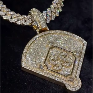 Colgante Personalizado de Hip Hop con Diseño de Escudo de Letras Iced Out y Moissanita Redonda, Joyería Bling - Product Image 1