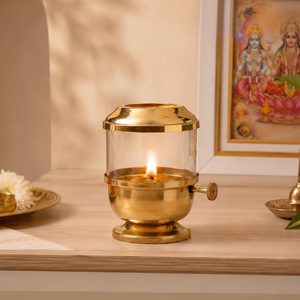 Lampe à huile traditionnelle Klassic Akhand Jyoti Diya en laiton pur de 6 pouces avec couvercle en verre et bouton de réglage de la mèche pour le temple Pooja - Product Image 2