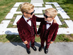 Ensemble de costume formel en velours pour garçons – Blazer, gilet et pantalon 3 pièces avec nœud papillon – Tenue de smoking pour mariage et fête pour enfants - Product Image 5