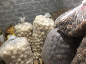 Bolas de mimbre de ratán hechas a mano de color suave para un estilo elegante de Navidad - Product Image 4