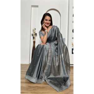 Hermoso vestido de noche Stone Work Saree para fiestas - Product Image 1