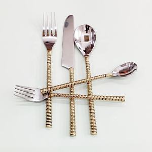 Conception unique de vadrouille personnalisée manche en acier inoxydable cuillère fourchette et trancheuse couverts de table couverts en acier inoxydable ensemble de couverts - Product Image 4