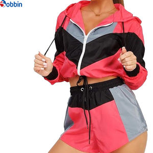 Ensemble coupe-vent court pour femme – Survêtement personnalisé en nylon avec sweat à capuche zippé et short – Ensemble de survêtement coupe-vent - Product Image 5