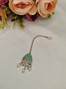 Mang Tika indien traditionnel motif goutte d'eau, bijou de tête de mariée, vente en gros, micro-pavé de pierres et perles, accessoire de cheveux pour occasions festives - Product Image 5