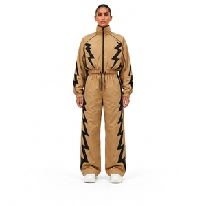 Conjunto Deportivo Completo de Nailon Negro con Chaqueta Deportiva y Pantalones Deportivos para Entrenamiento Físico, Correr, Gimnasio y Uso al Aire Libre - Product Image 1