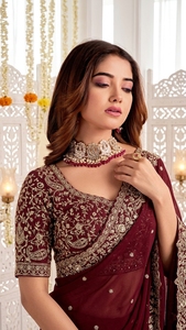 Sari en soie bordeaux AARA Fashion avec broderie dorée, protection solaire, pour mariage, tenue traditionnelle indienne, longueur ras du sol pour femme - Product Image 4
