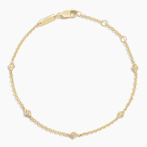 สร้อยข้อมือแบบโซ่ประดับเพชรแบบฝังขอบและแบบเชื่อมต่อ - Product Image 1