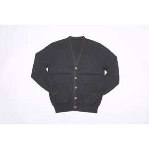Cardigan d'hiver gris foncé 100 % coton, chemise blanche à superposer, logo frontal, infroissable, tenue de bureau décontractée élégante pour professionnels - Product Image 1