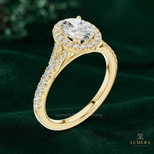 แหวนเพชรทรงรีแบบ Halo ที่เพาะเลี้ยงในห้องปฏิบัติการ, เพชรรูปไข่ทรง Brilliant ตรงกลางพร้อมวงแหวน Halo แบบ Pave, ดีไซน์ขาแหวนแบบ Split Shank ต่อเนื่อง, เครื่องประดับเจ้าสาวระดับพรีเมียม - Product Image 5