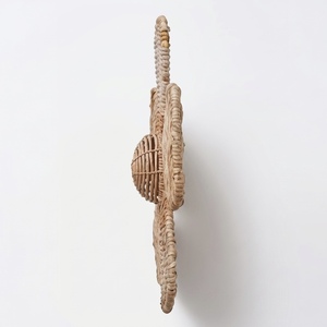 Decoración de Pared de Flores de Ratán Tejidas a Mano de Primera Calidad, Estilo Boho Chic Natural, Adorno para el Hogar, Arte de Pared Ecológico y Sostenible, Hecho por Artesanos - Product Image 5