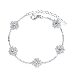 Bracelet trèfle en argent 925 avec diamant certifié de laboratoire, chaîne légère à maillons floraux, bijoux fins pour femme, cadeau élégant et moderne - Product Image 6