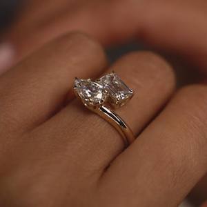 Bague Toi Moi en or massif 14 carats avec diamant de laboratoire de luxe taille poire et émeraude de 2,01 carats pour femme, cadeau de fiançailles ou de promesse pour les amoureux - Product Image 5