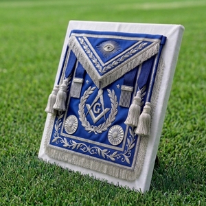Insignia Masónica Azul Bordada en 3D, de Cuero, para Coser, con Flecos y Borlas Doradas, Tamaño Personalizado - Product Image 4